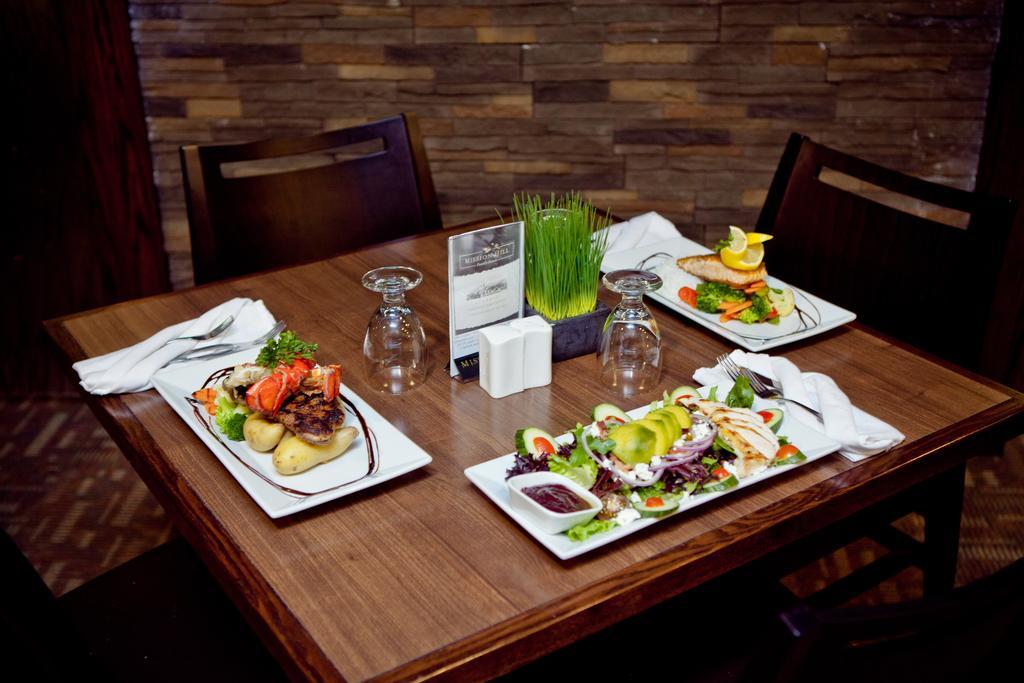 Hay River Ptarmigan Inn מראה חיצוני תמונה
