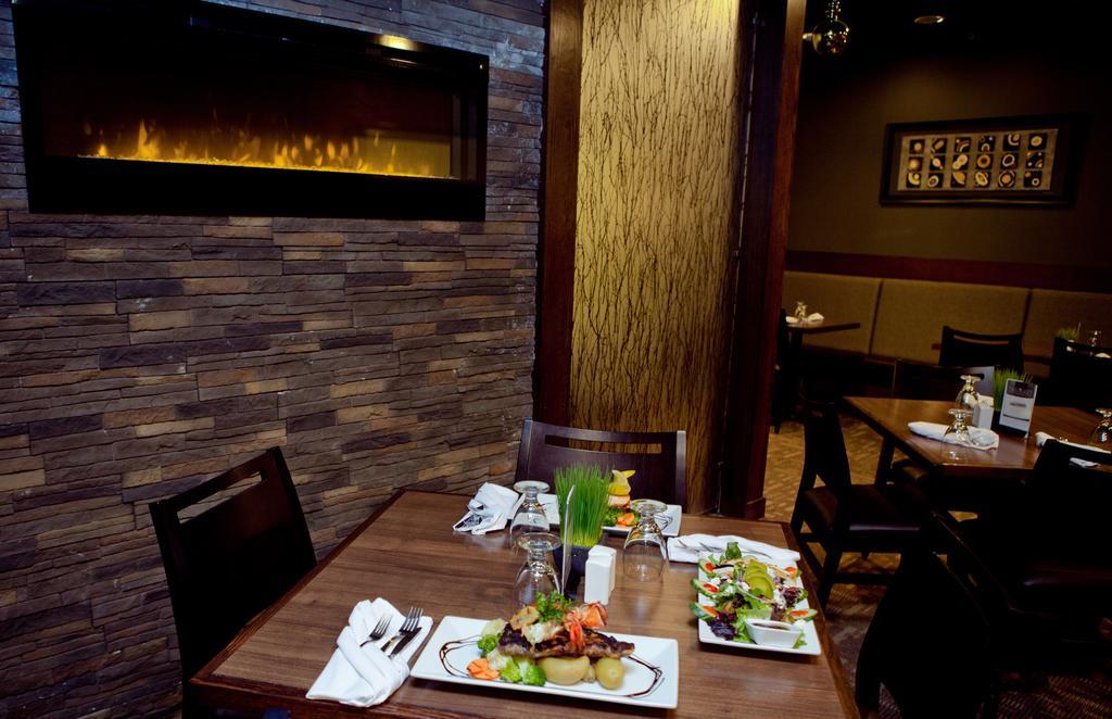 Hay River Ptarmigan Inn מראה חיצוני תמונה