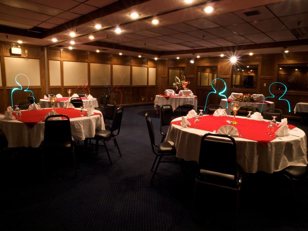 Hay River Ptarmigan Inn מראה חיצוני תמונה